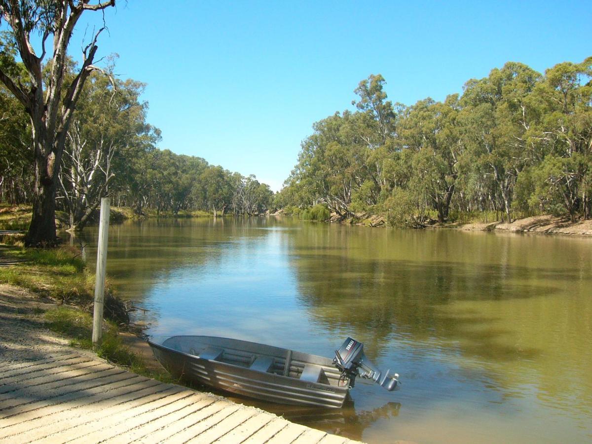 Deniliquin Riverside Caravan Park Exterior photo