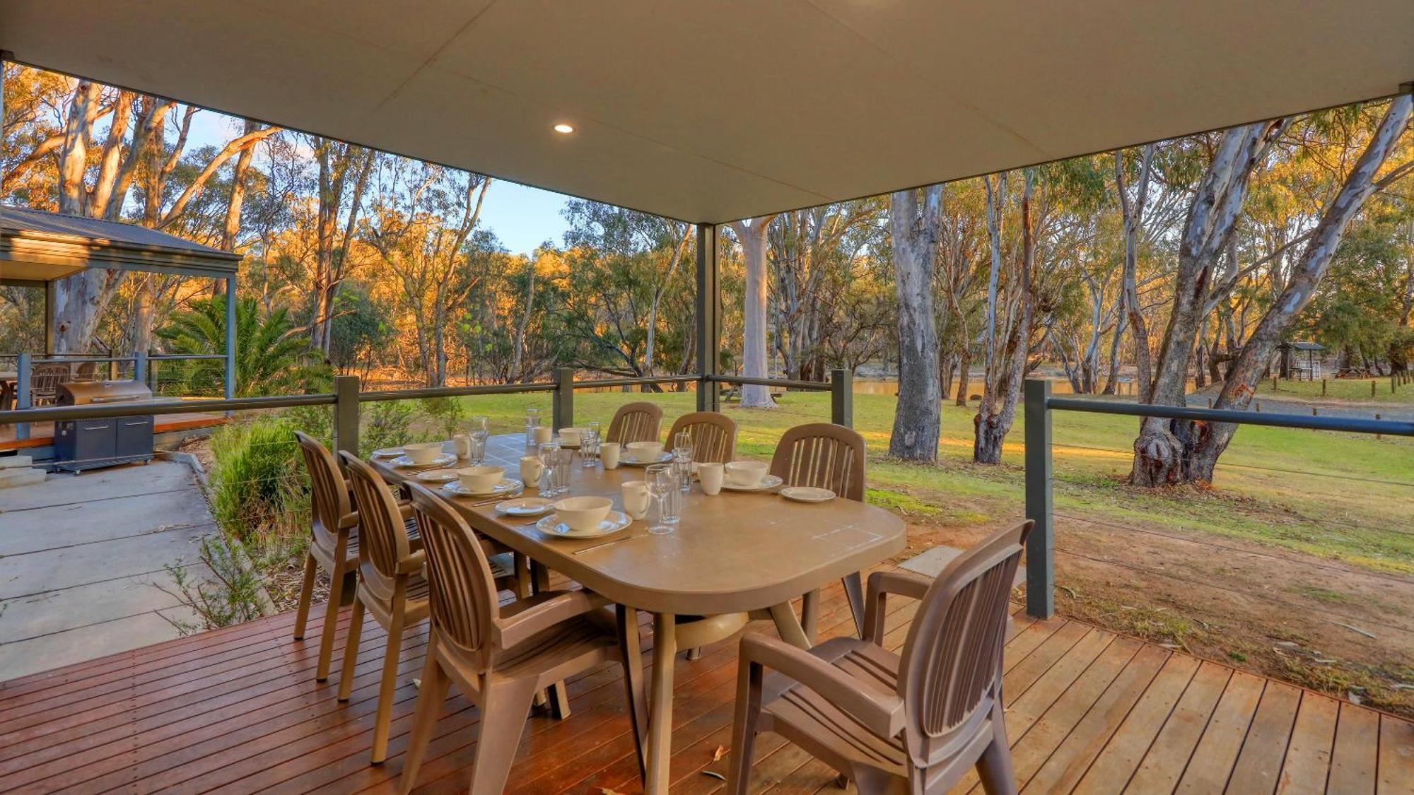 Deniliquin Riverside Caravan Park Exterior photo