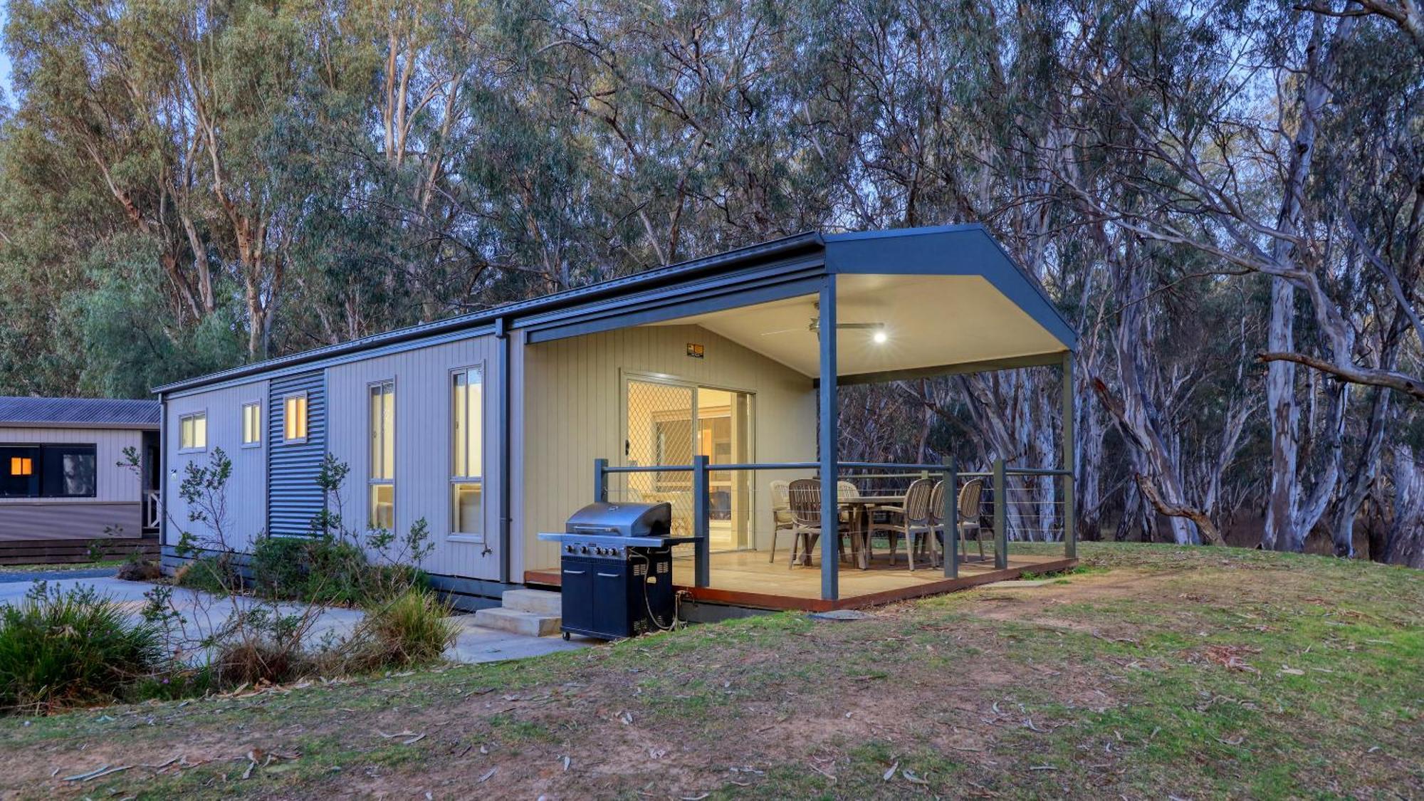 Deniliquin Riverside Caravan Park Exterior photo