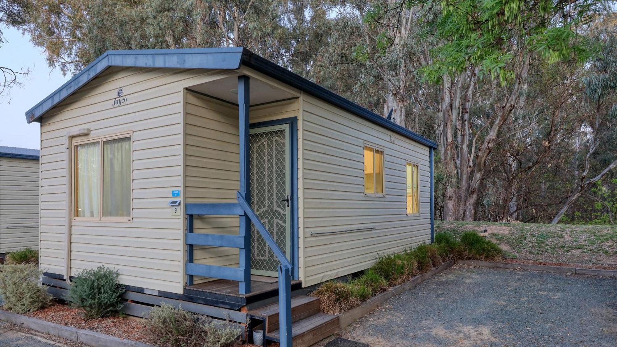 Deniliquin Riverside Caravan Park Exterior photo