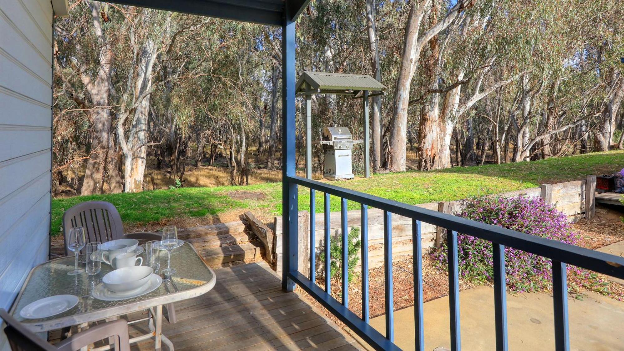Deniliquin Riverside Caravan Park Exterior photo
