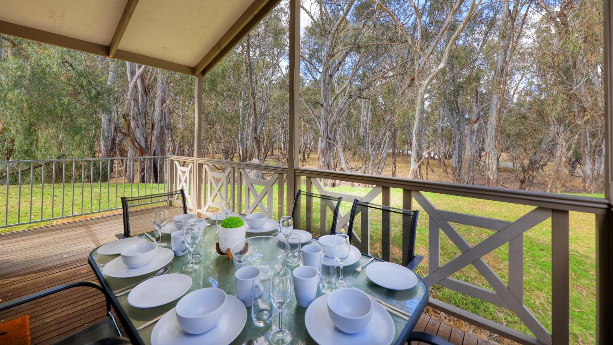 Deniliquin Riverside Caravan Park Exterior photo