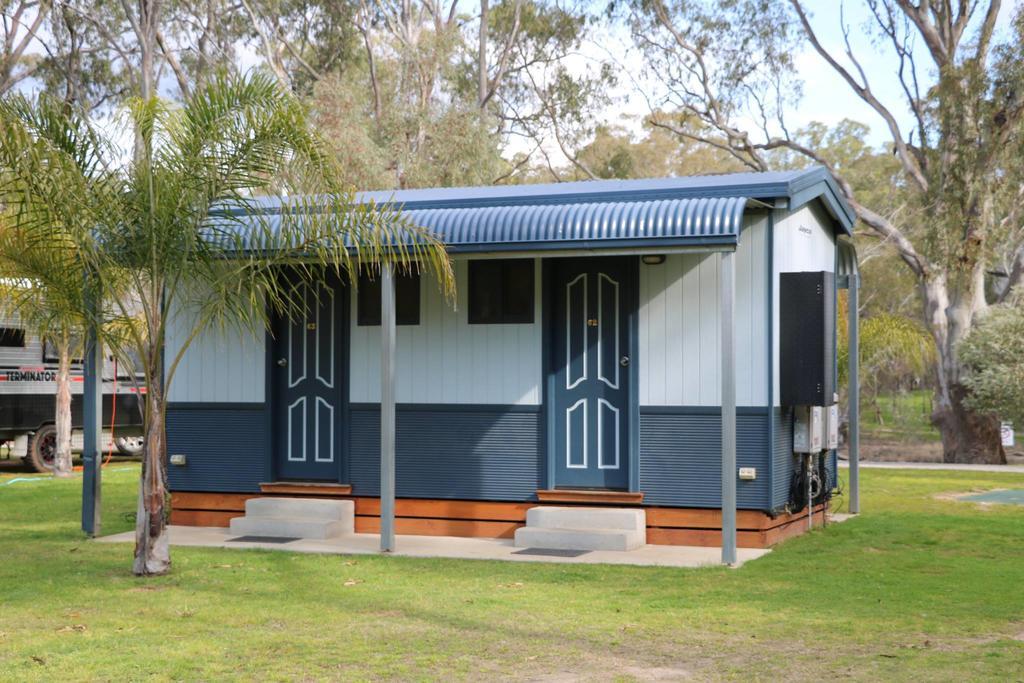Deniliquin Riverside Caravan Park Exterior photo